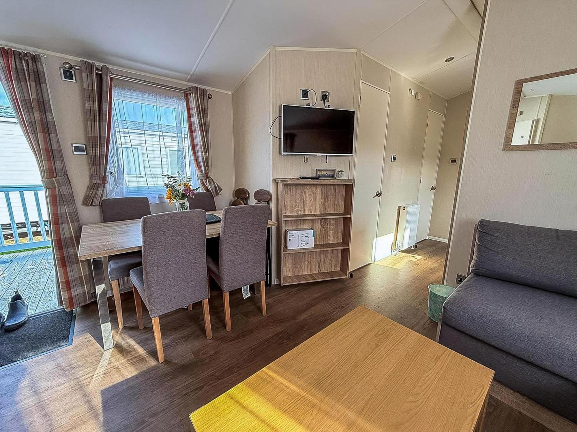 Stunning10 Berth Caravan With Decking At Broadland Sands In Suffolk Ref 20082bs *